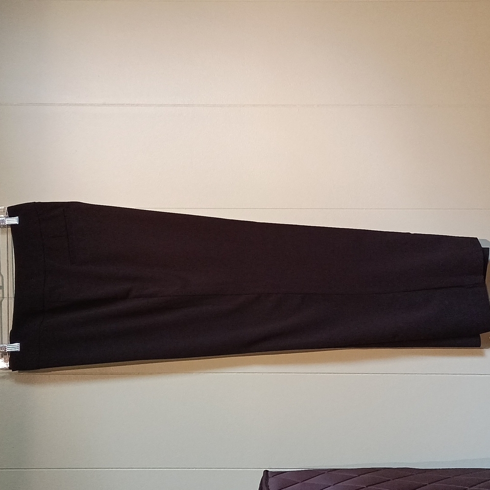Black 16p straight leg trouser
